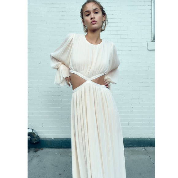 Zara Dresses & Skirts - Zara CUT OUT PLEATED DRESS